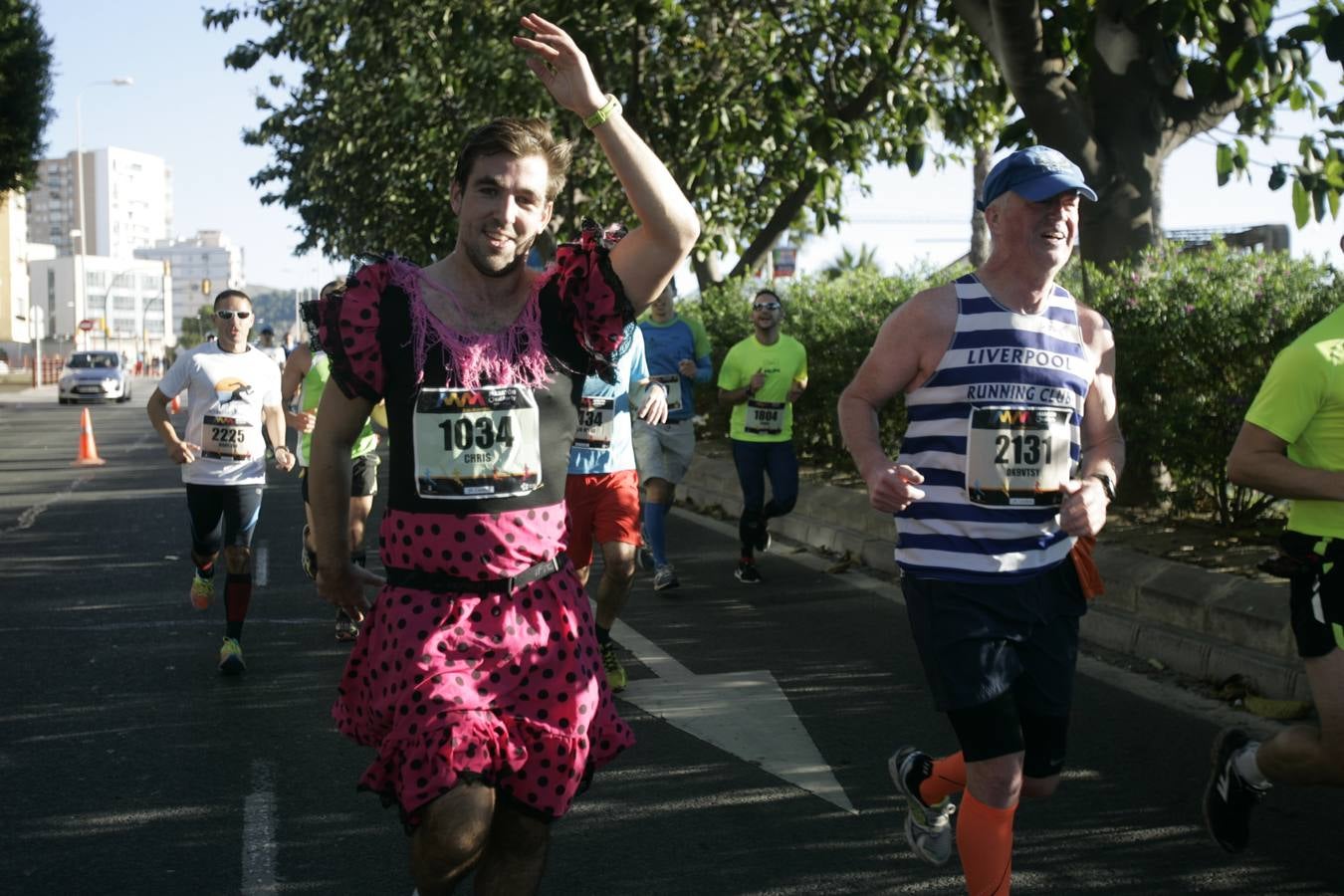El V Maratón de Málaga a su paso por la calle Pacífico (IV)