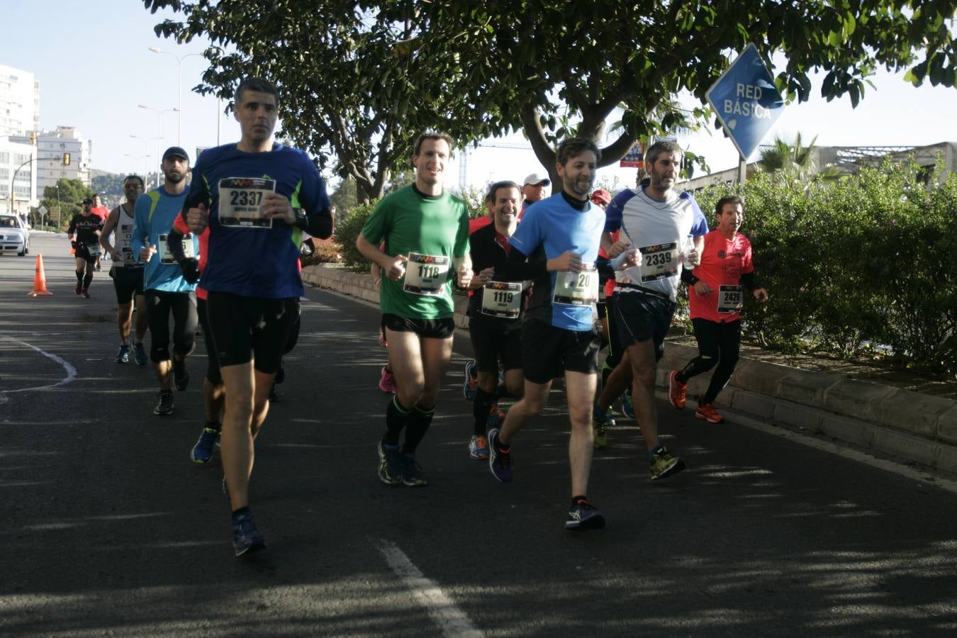 El V Maratón de Málaga a su paso por la calle Pacífico (IV)