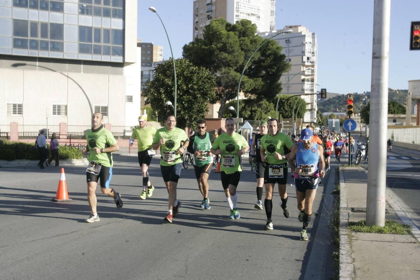 El V Maratón de Málaga a su paso por la calle Pacífico (IV)