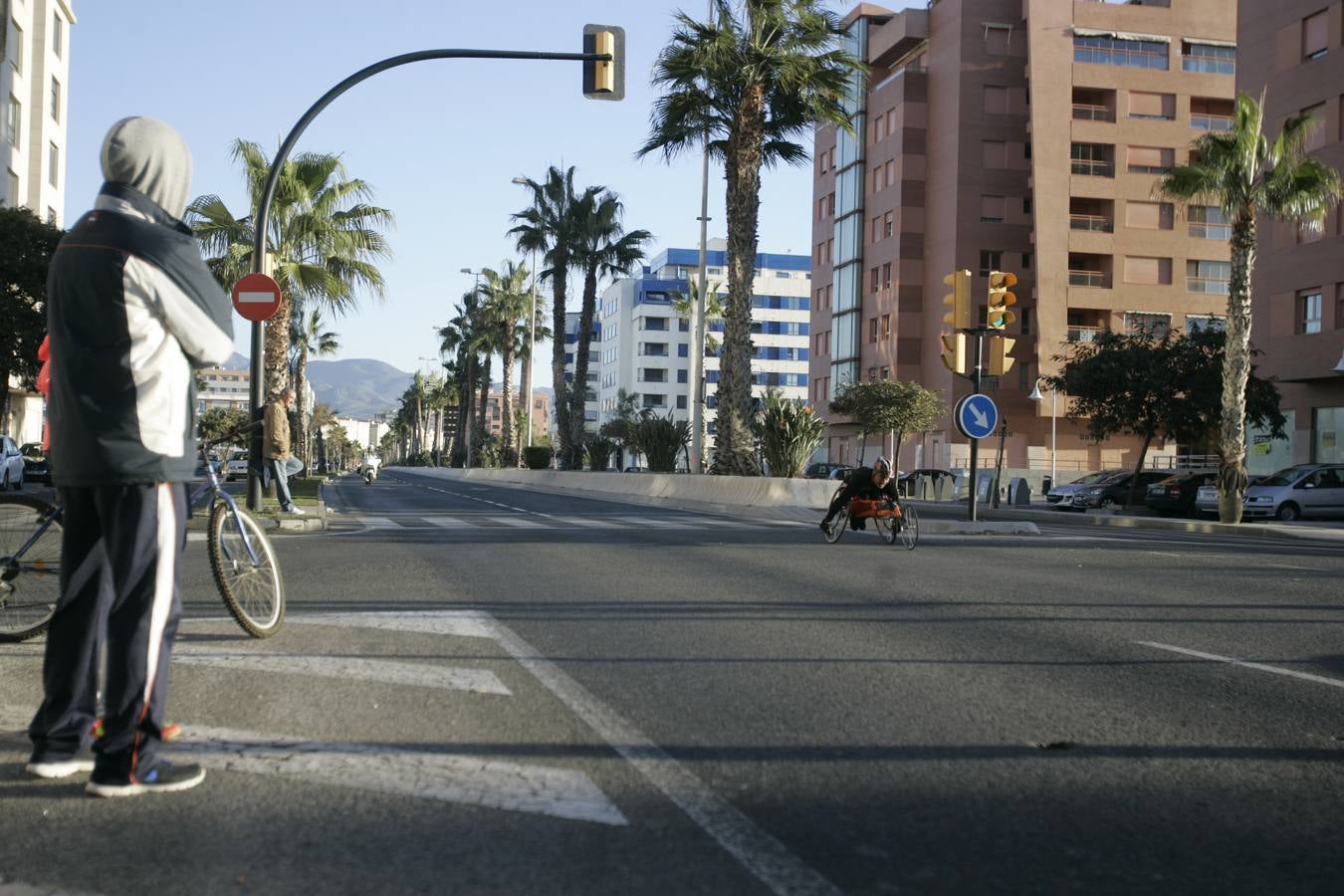 El V Maratón de Málaga a su paso por la calle Pacífico (IV)
