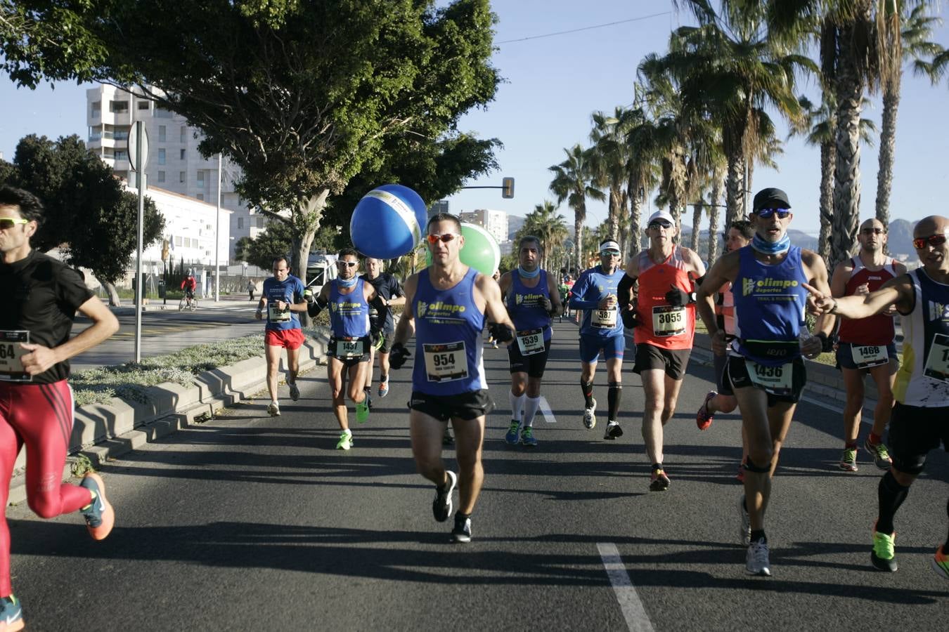El V Maratón de Málaga a su paso por la calle Pacífico (III)