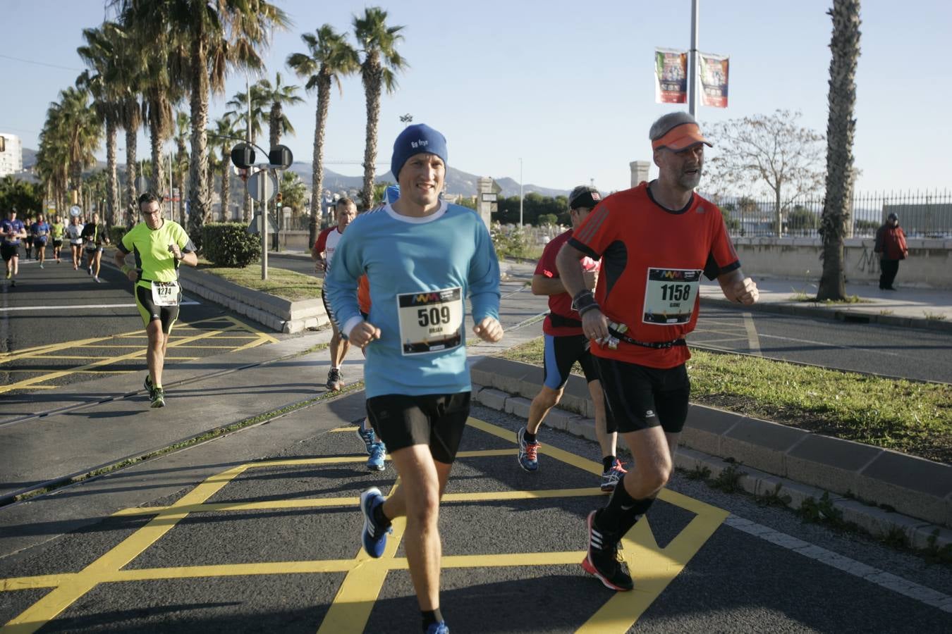 El V Maratón de Málaga a su paso por la calle Pacífico (III)