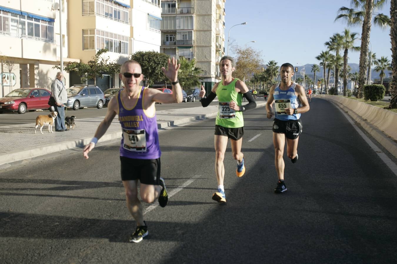 El V Maratón de Málaga a su paso por la calle Pacífico (II)