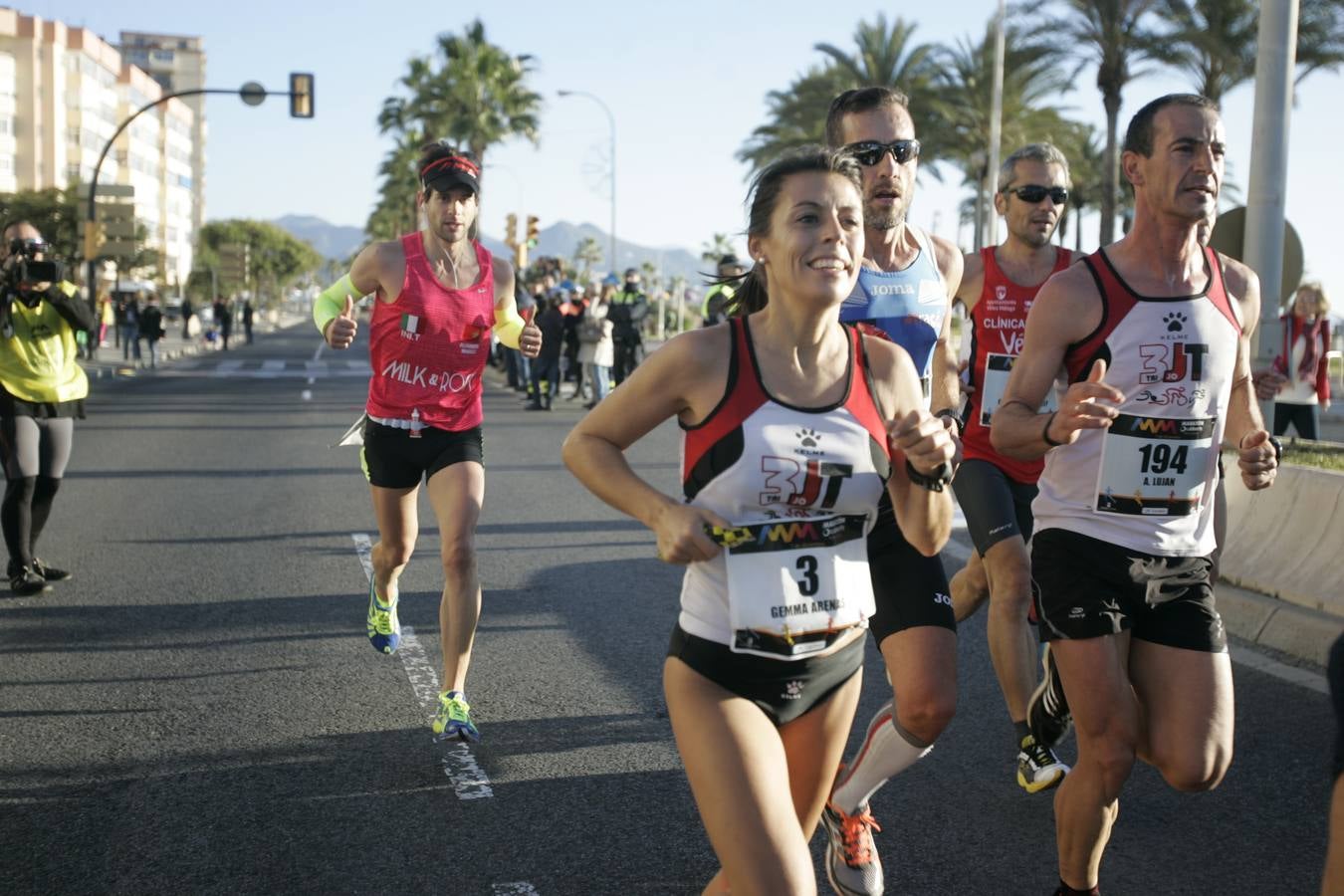 El V Maratón de Málaga a su paso por la calle Pacífico (II)