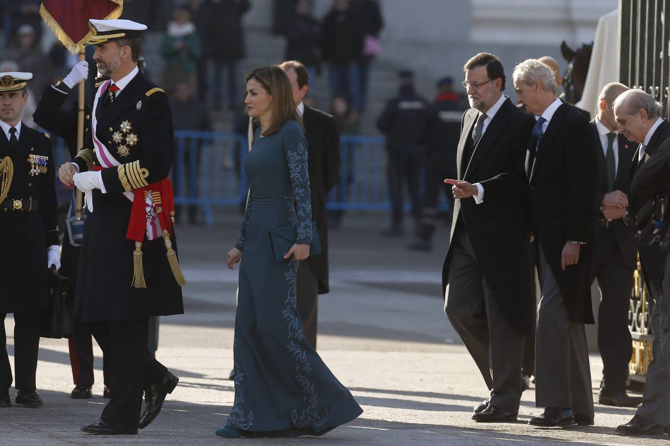 Felipe VI preside por vez primera, acompañado de doña Letizia, la celebración de la Pascua Militar.