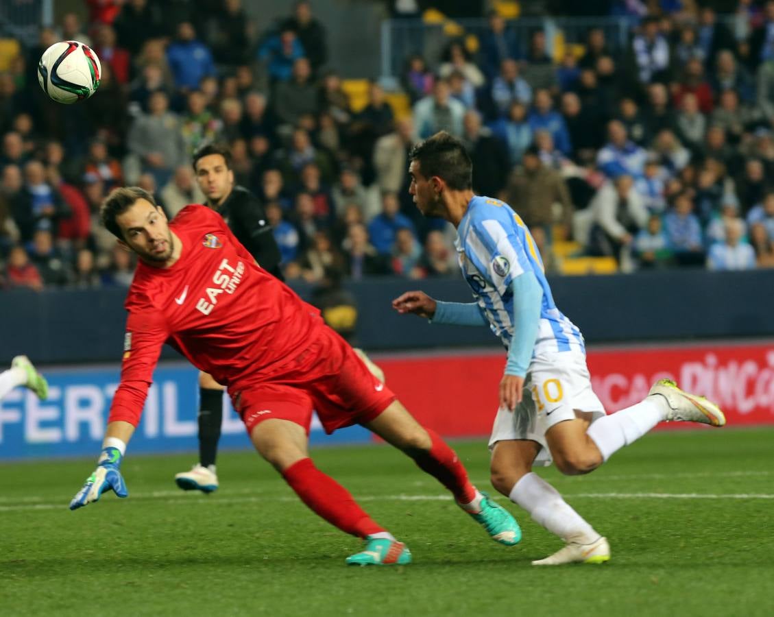 El Málaga vence al Levante 2-0