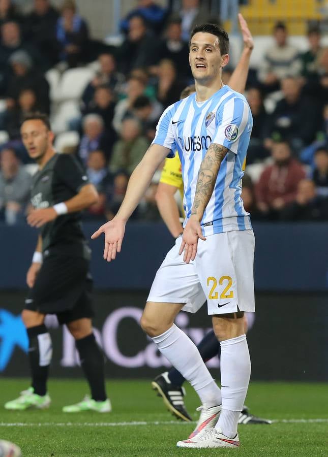 El Málaga vence al Levante 2-0