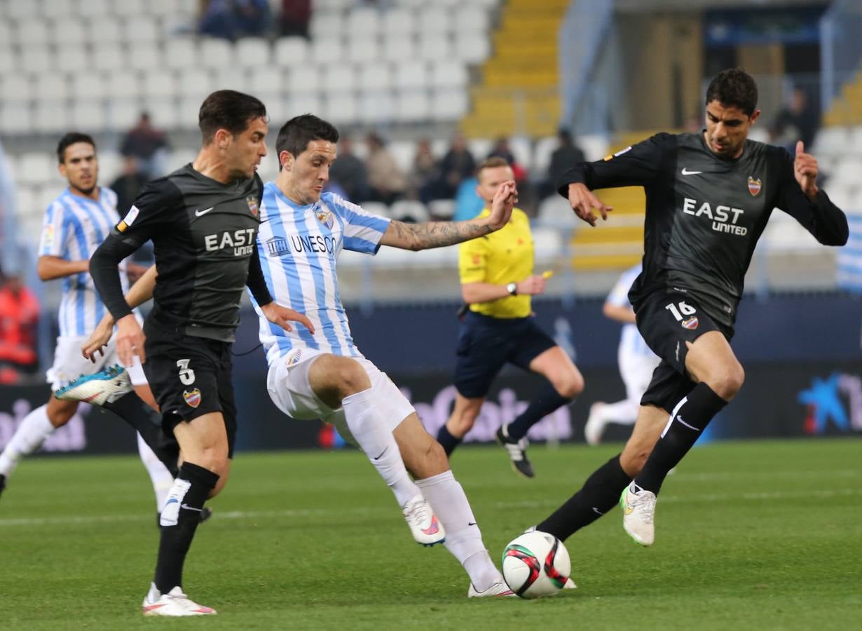 El Málaga vence al Levante 2-0