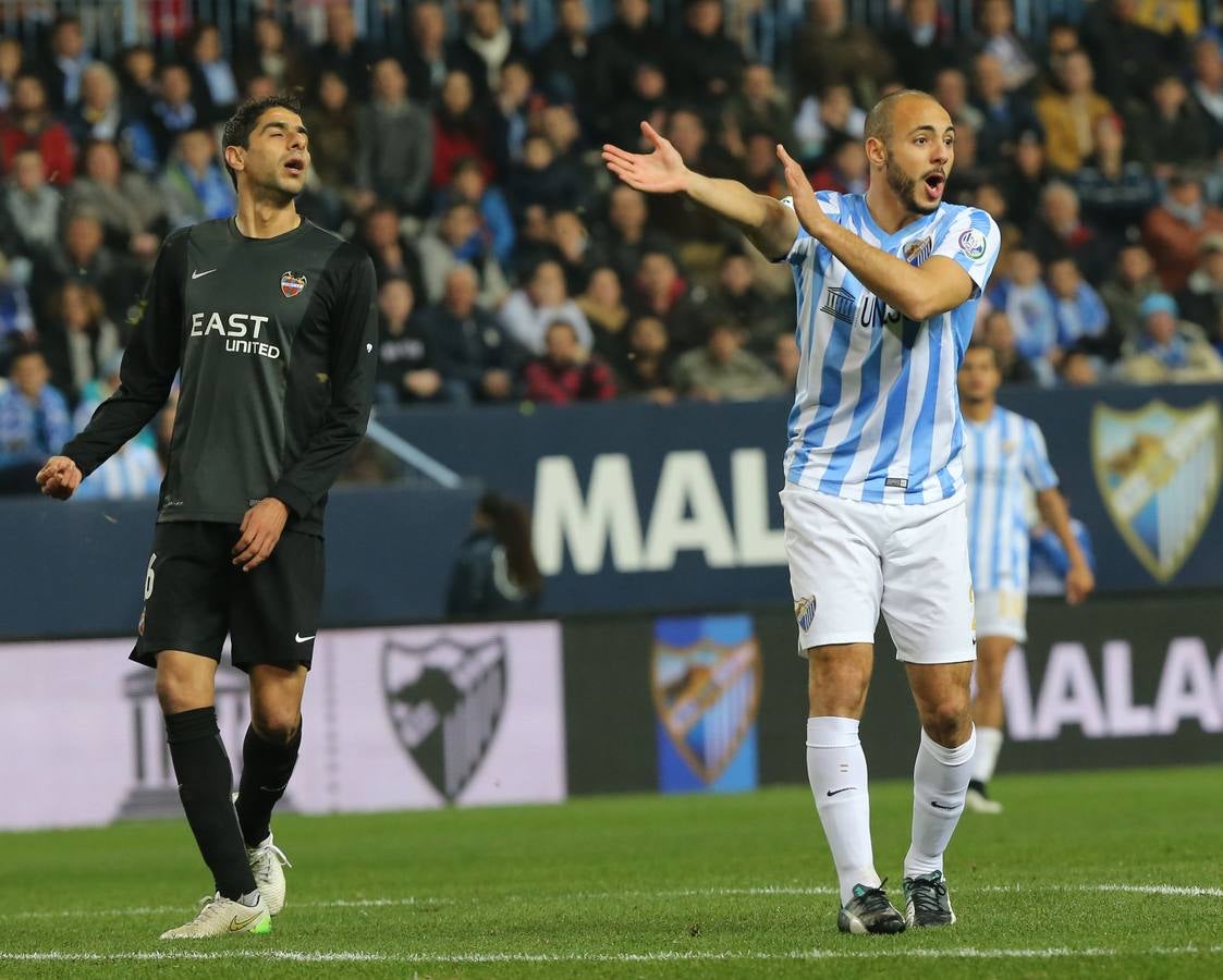 El Málaga vence al Levante 2-0