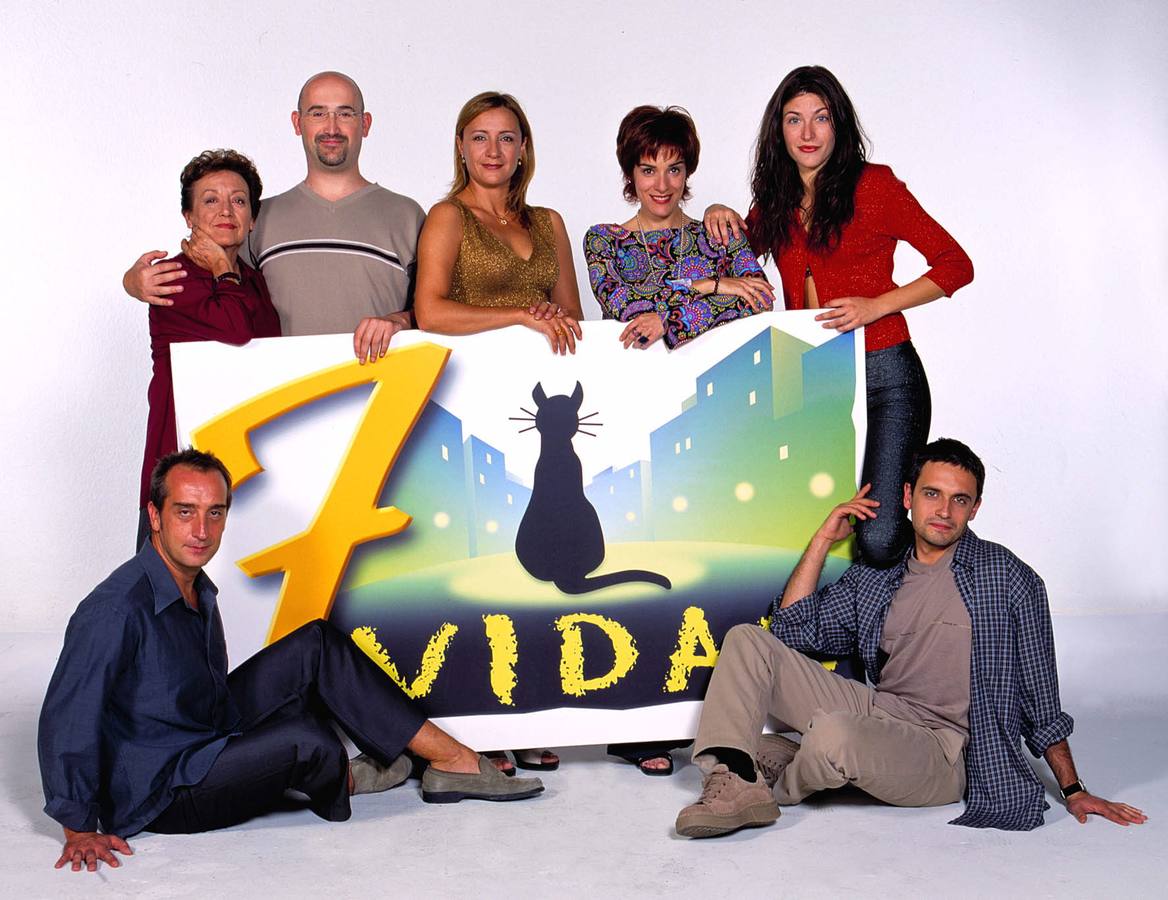 Por '7 vidas' recibió cuatro veces el premio a la mejor actriz de la Academia de las Artes y las Ciencias de la Televisión en 2000, 2001, 2003 y 2004; dos premios a la mejor actriz secundaria de la Unión de Actores (2000, 2003), y en 2004 como mejor actriz protagonista; también el Fotogramas de Plata a la mejor interpretación femenina de televisión en 2002.