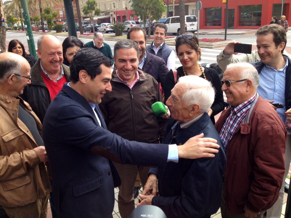 La vuelta al cole de Juanma Moreno. Unos treinta años después de abandonar el colegio Giner de los Ríos, volvía el 19 de marzo el "alumno aplicado" que cuentan sus profesores que fue Juanma Moreno volvía el al centro, como candidato a presidir la Junta.