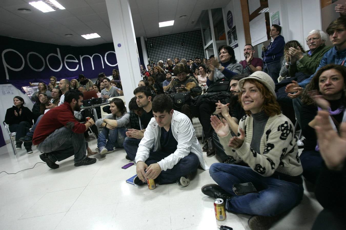 Podemos Málaga festeja los buenos resultados de su partido.