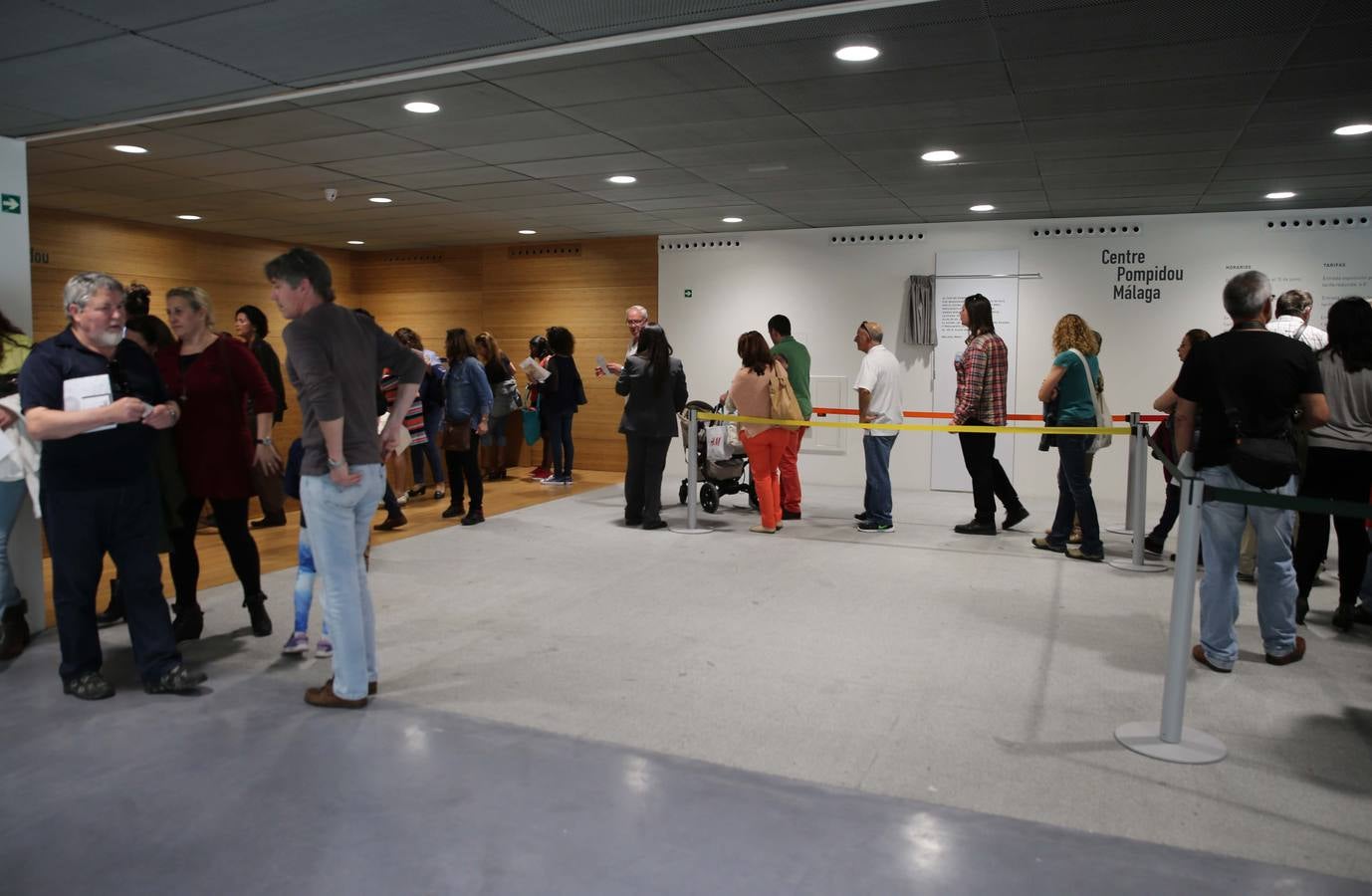 Cientos de visitantes acuden a la llamada del Pompidou