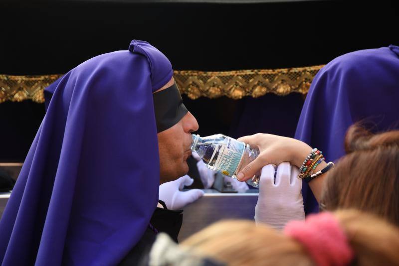 La Hermandad de Crucifixión procesiona en Málaga