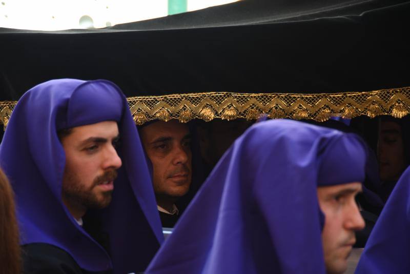 La Hermandad de Crucifixión procesiona en Málaga