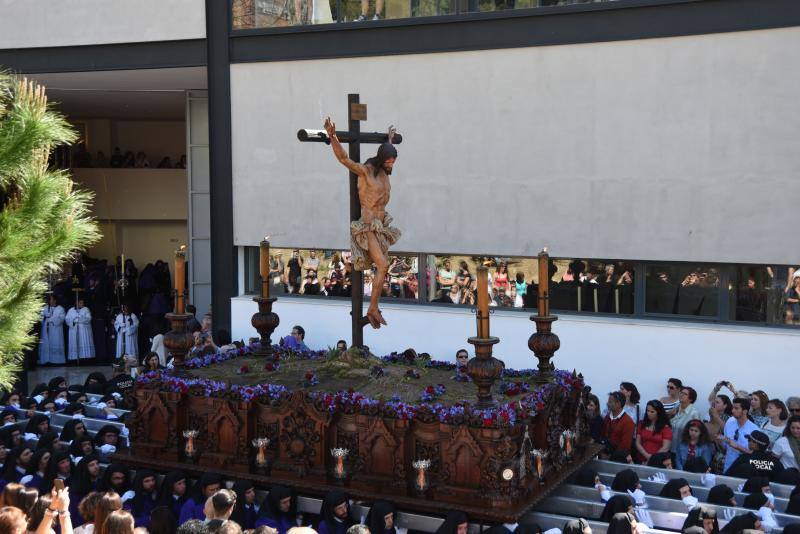 La Hermandad de Crucifixión procesiona en Málaga