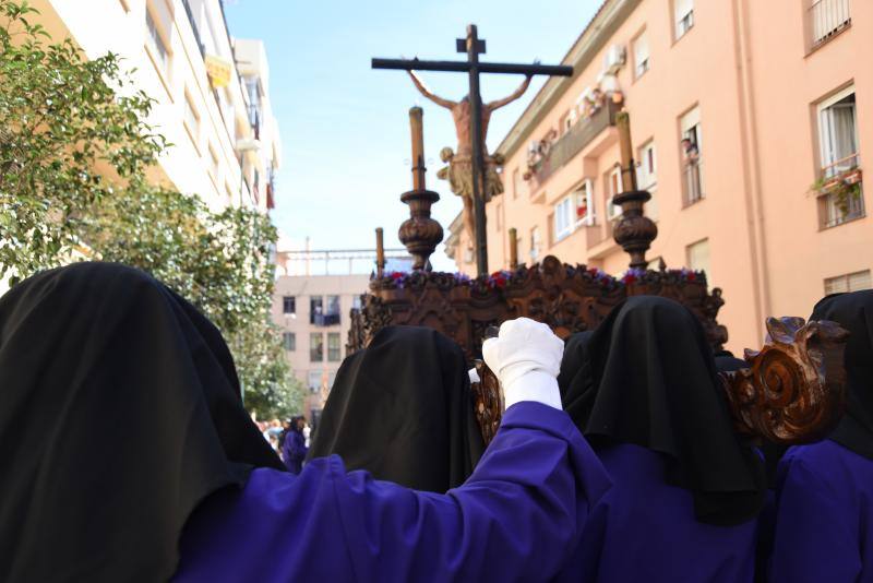 La Hermandad de Crucifixión procesiona en Málaga