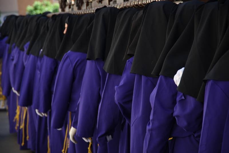 La Hermandad de Crucifixión procesiona en Málaga