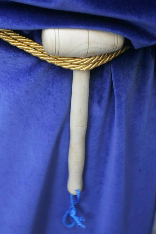 El Rico libera al preso y procesiona por Málaga