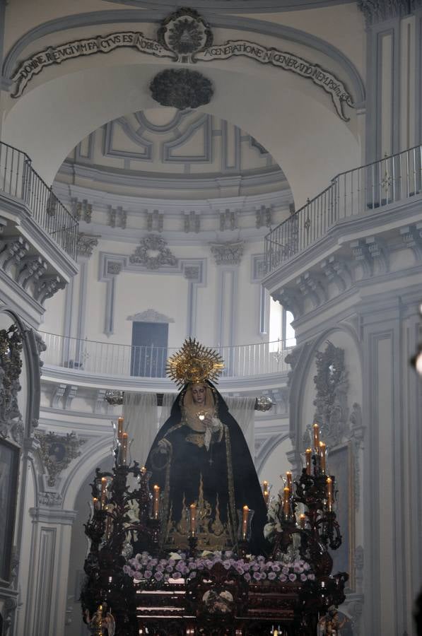 Las imágenes de la Santa Cruz en su desfile procesional