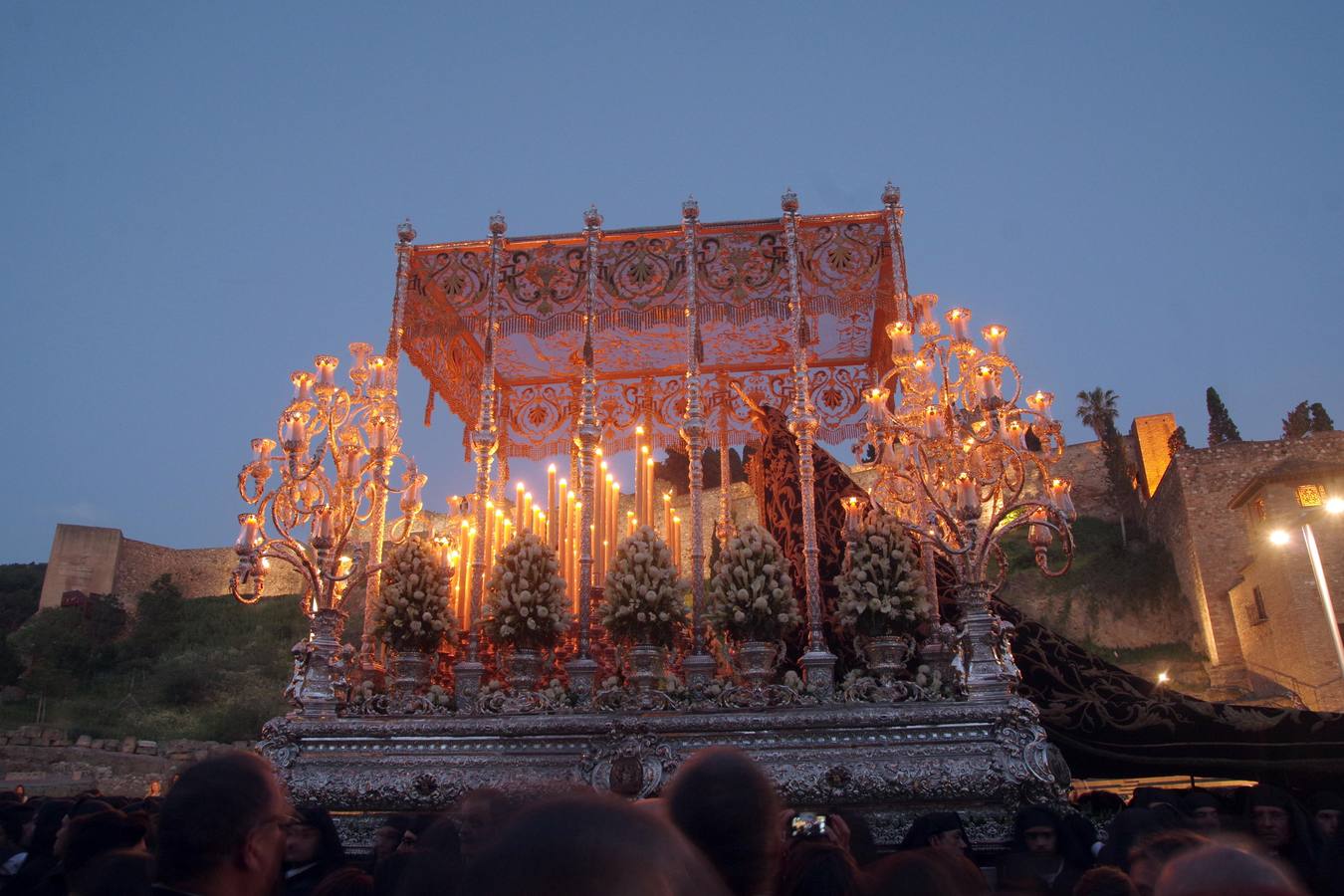 El Sepulcro, en procesión