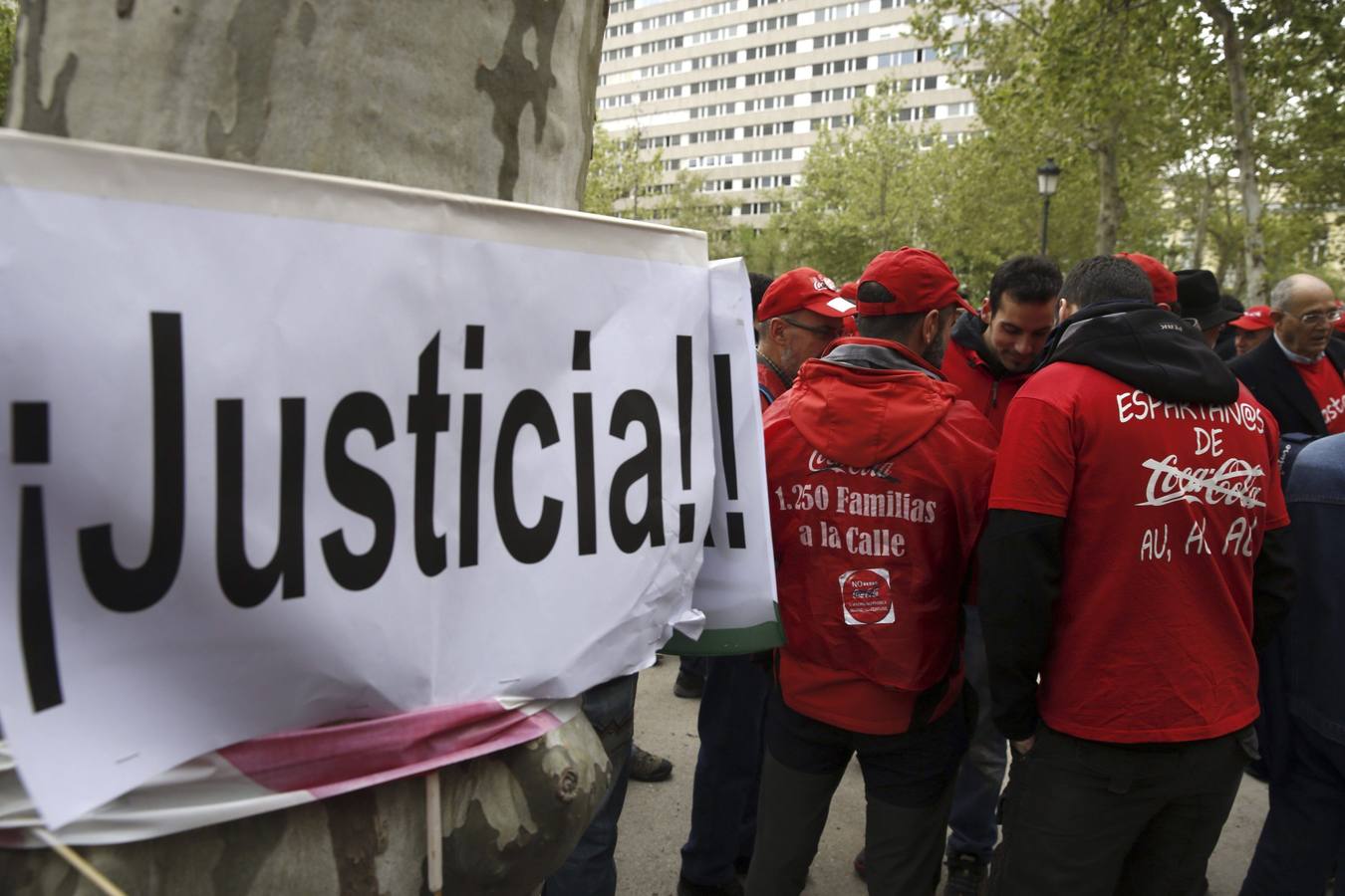 Trabajadores de Coca Cola se manifiestan ante el Supremo