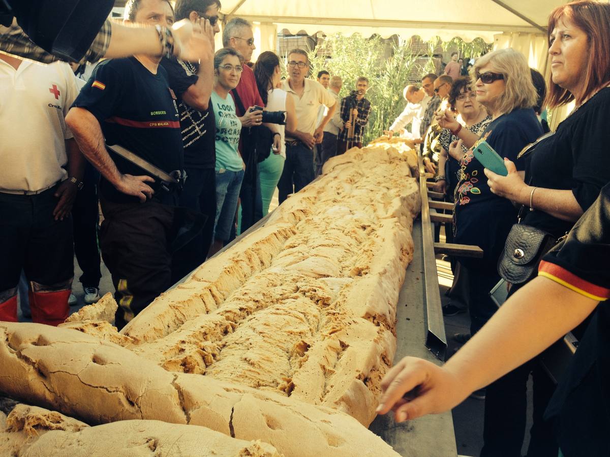 Elaboración en Málaga del pan artesano más grande del mundo