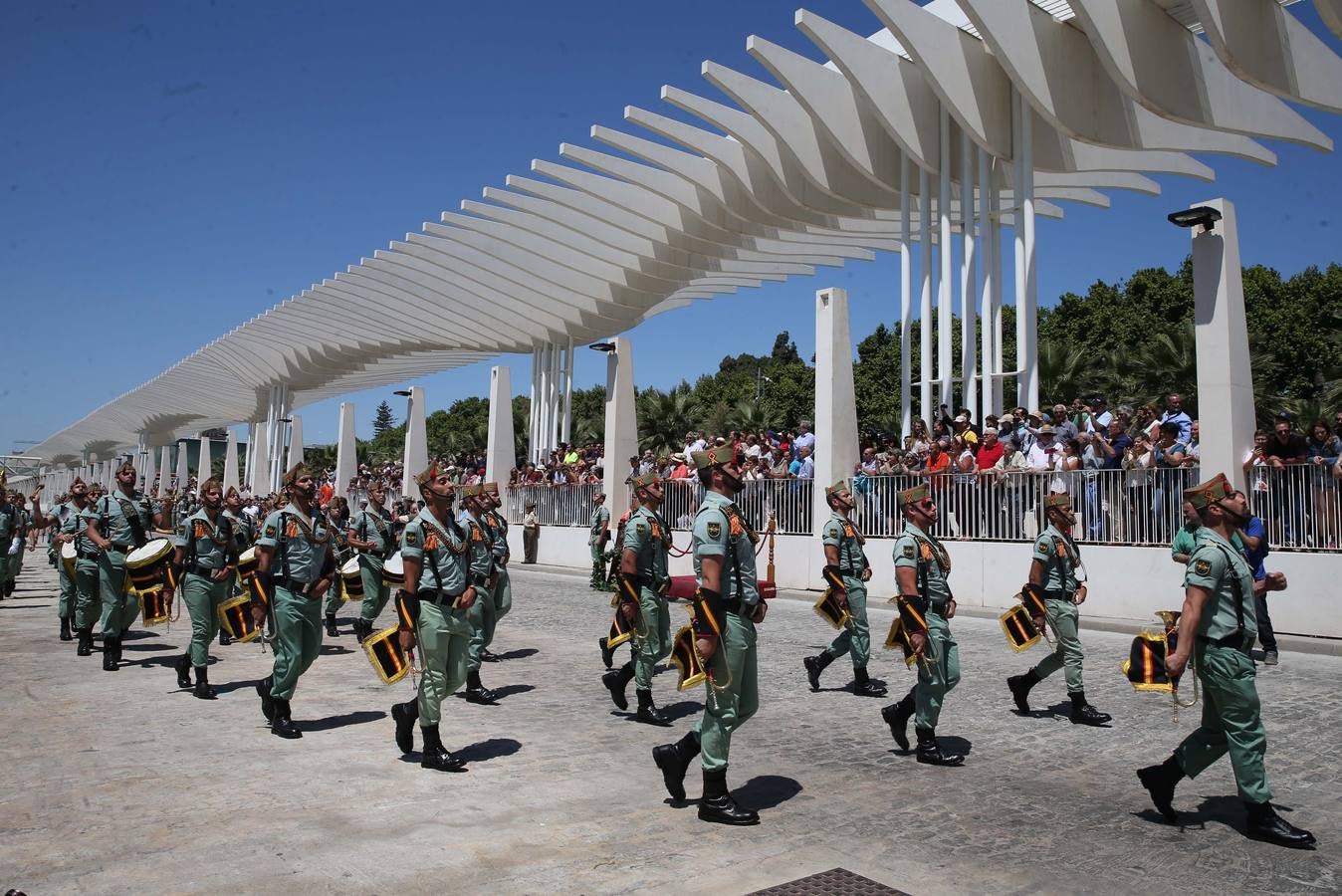 En fotos, el desfile de legionarios y militares de EEUU en el Puerto
