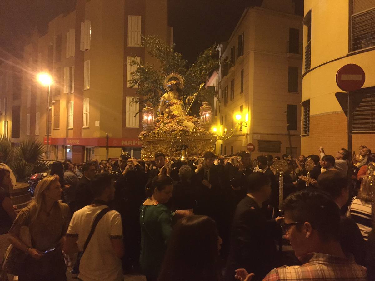 La Divina Pastora procesiona por Málaga