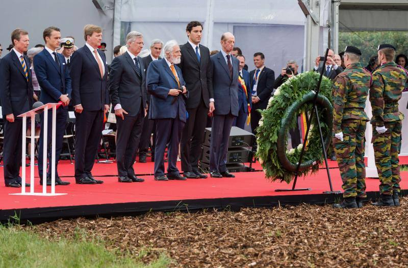 Enrique de Luxemburgo, Arthur Wellesley, Marqués de Douro, e hijo del IX Duque de Wellington, el Rey Guillermo Alejandro de Holanda, el Rey Felipe de Bélgica, el príncipe Nikolaus Furst Blucher von Wahlstatt, el príncipe Jean-Christophe Napoleon Bonaparte y el príncipe Eduardo, Duque de Kent.