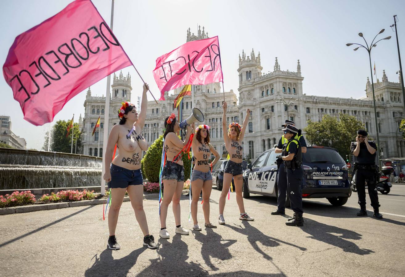 Activistas de Femen protestan desnudas contra la &#039;ley mordaza&#039;