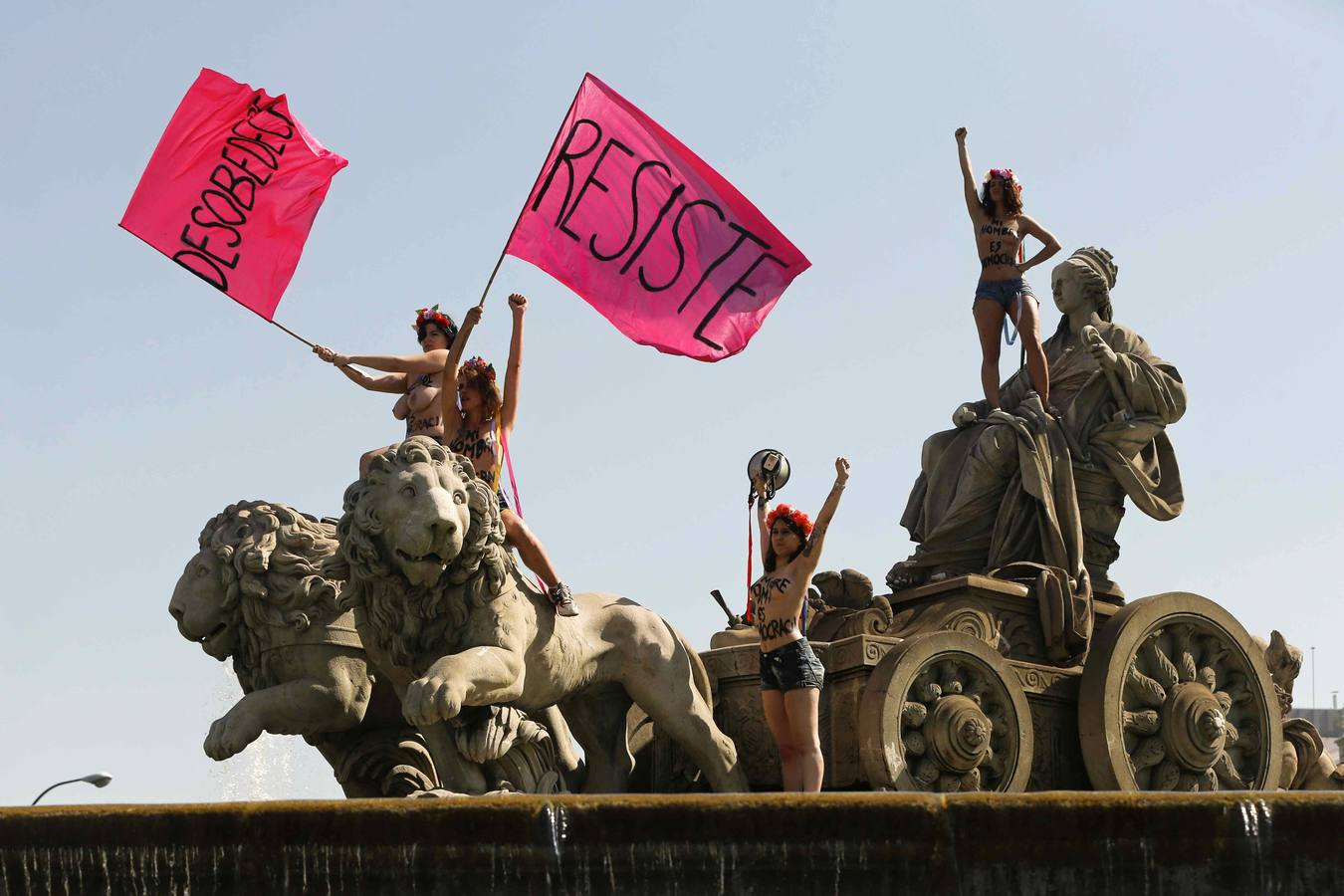 Activistas de Femen protestan desnudas contra la &#039;ley mordaza&#039;