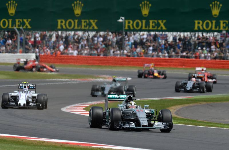 Hamilton gana en Silverstone