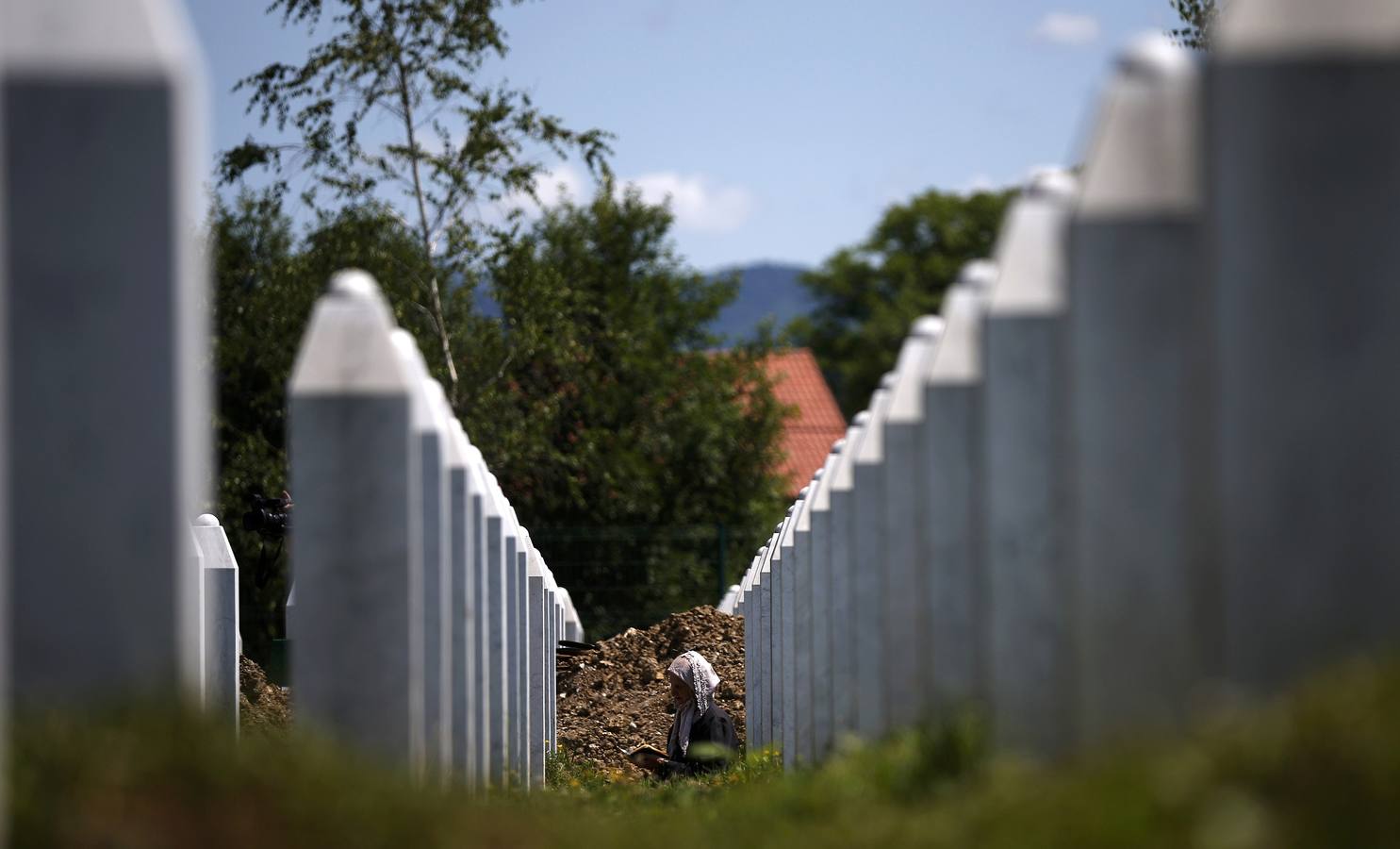 Familiares recuerdan víctimas de la masacre de Srebrenica