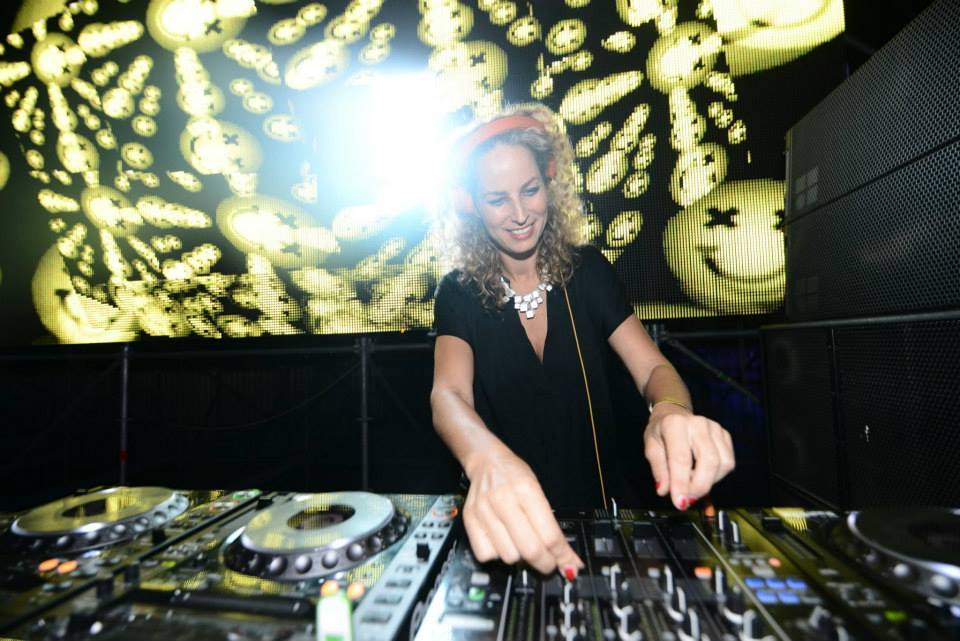 Las mejores imágenes del viernes del Weekend Beach Festival 2015 de Torre del Mar