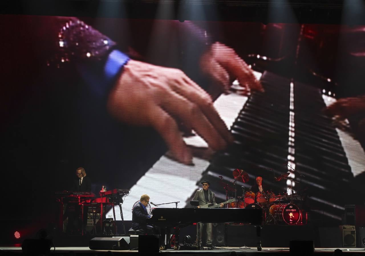 Las mejores fotos del concierto de Elton John en Málaga
