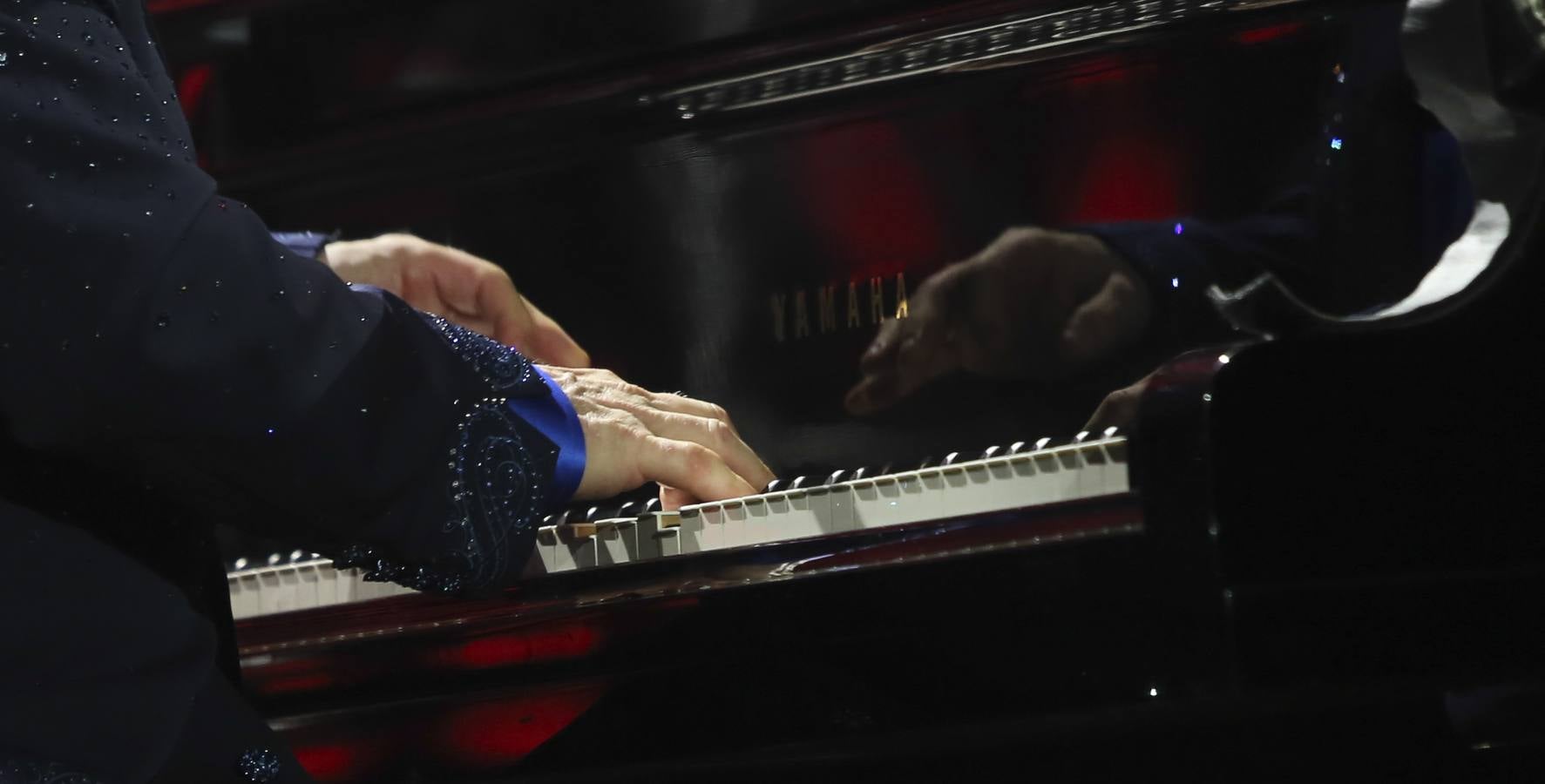 Las mejores fotos del concierto de Elton John en Málaga