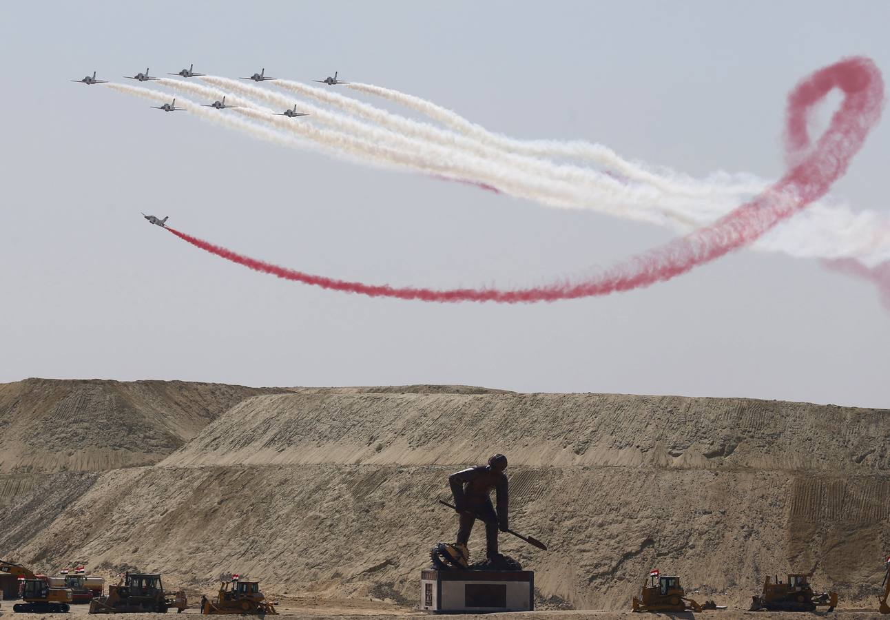 Se inaugura el nuevo Canal de Suez