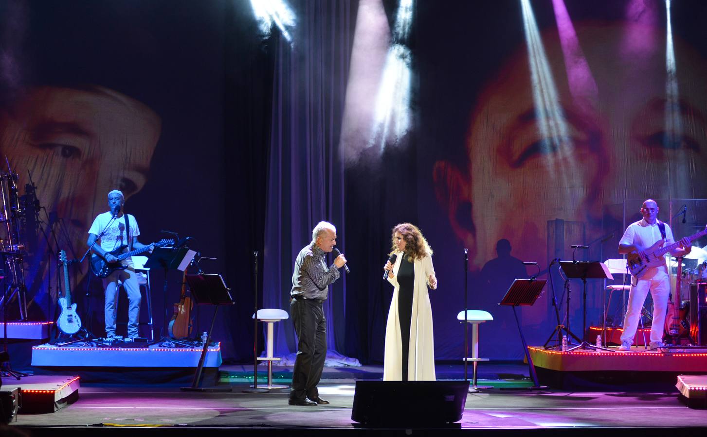 El concierto de Ana Belén y Víctor Manuel, en imágenes