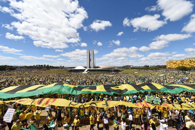 ¿Todos contra Dilma?