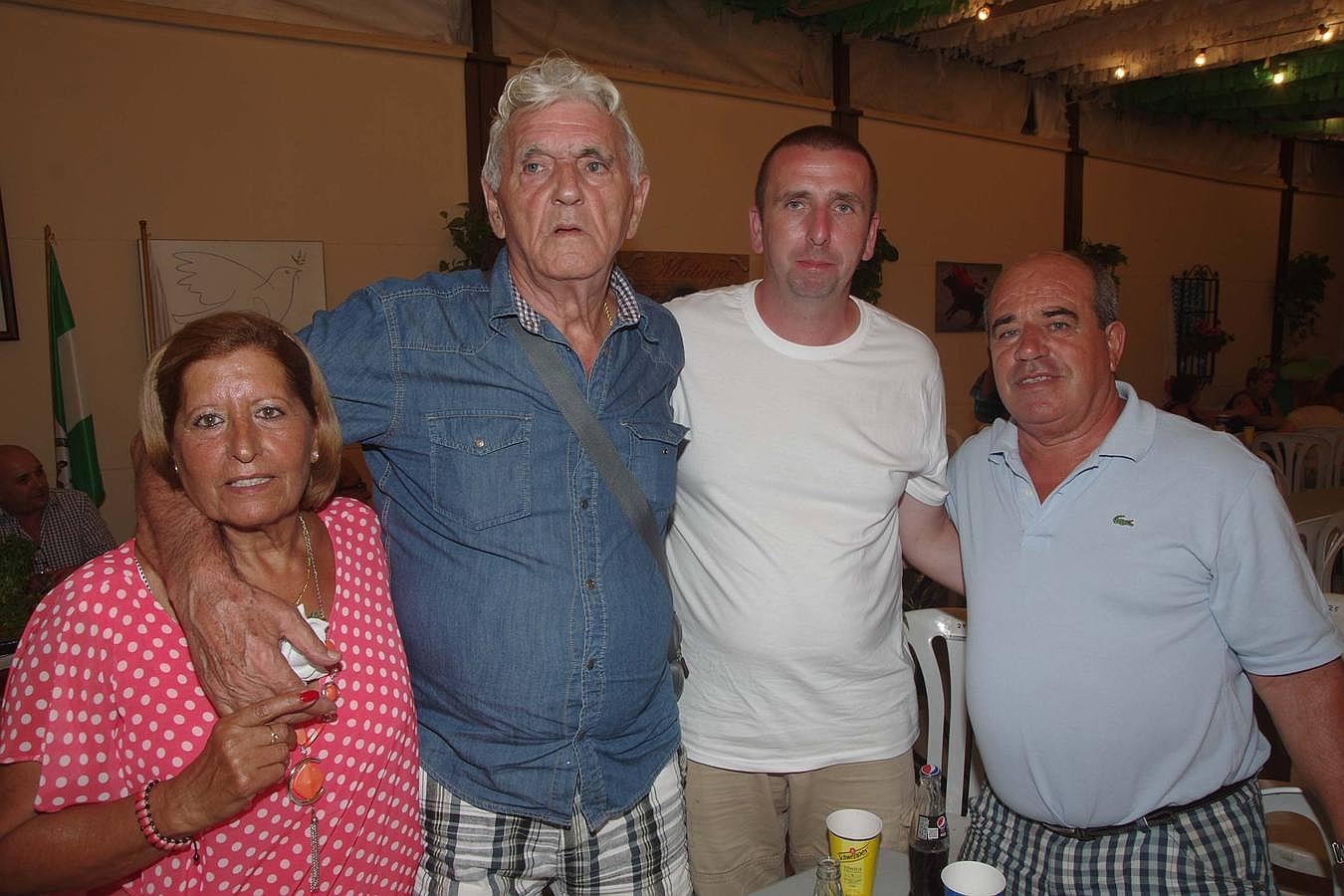 Jueves: ambiente en las casetas La Jarana y Peña Puerta Blanca