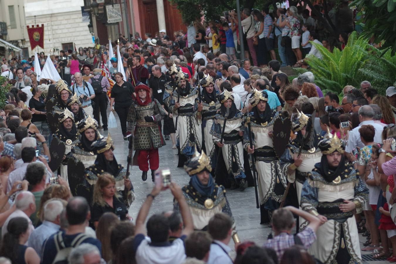 La cabalgata de despedida de la Feria de Málaga, en imágenes