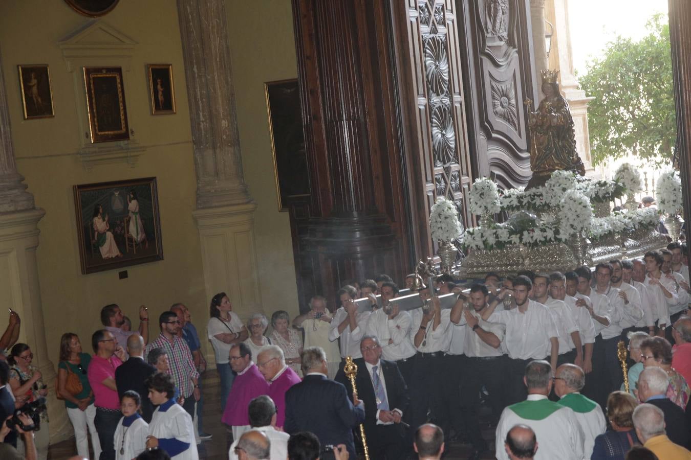 La Virgen de la Victoria baja a la Catedral para el inicio de su novena