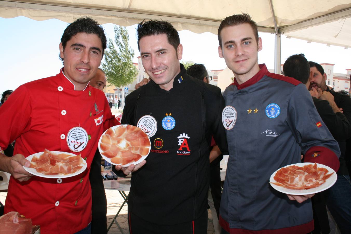 Sierra de Yeguas logra el récord Guinness de cortadores de jamón