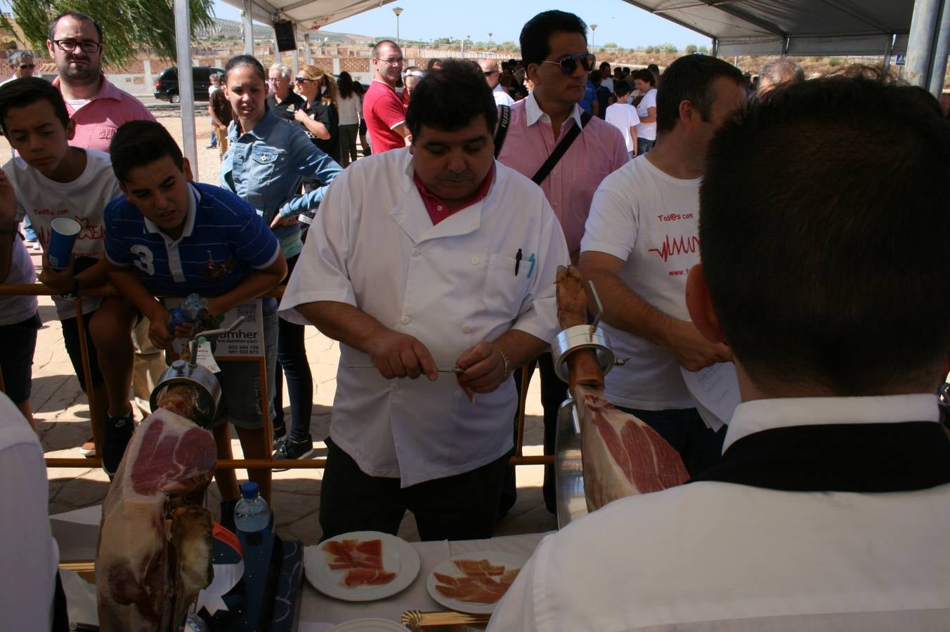 Sierra de Yeguas logra el récord Guinness de cortadores de jamón