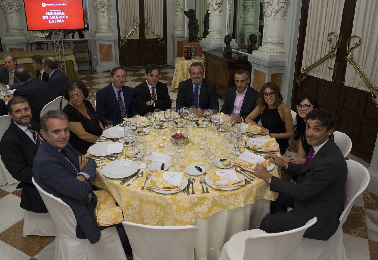 Visita al PTA de los participantes del foro &#039;Innovar en América latina&#039;