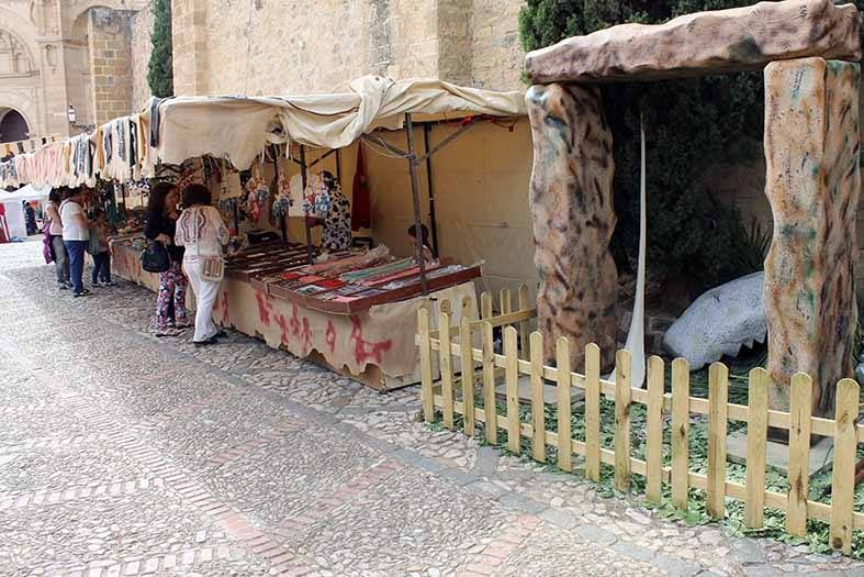 El &#039;Mercado de la Prehistoria&#039; de Antequera, en imágenes