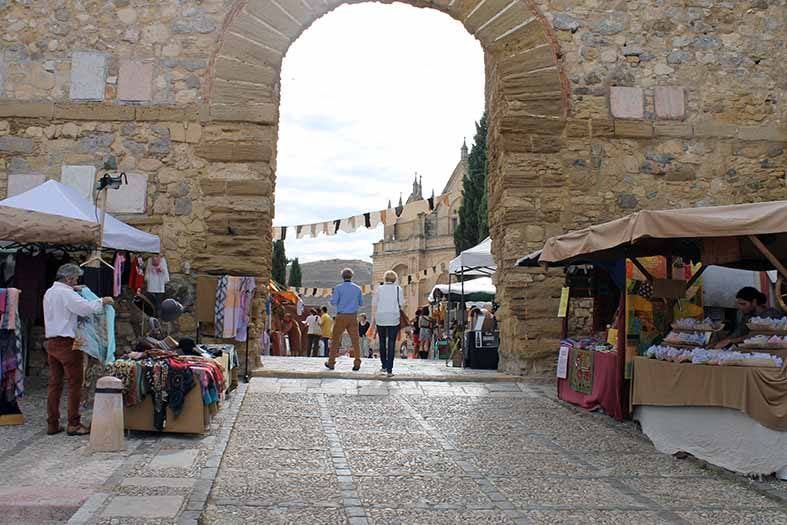 El &#039;Mercado de la Prehistoria&#039; de Antequera, en imágenes