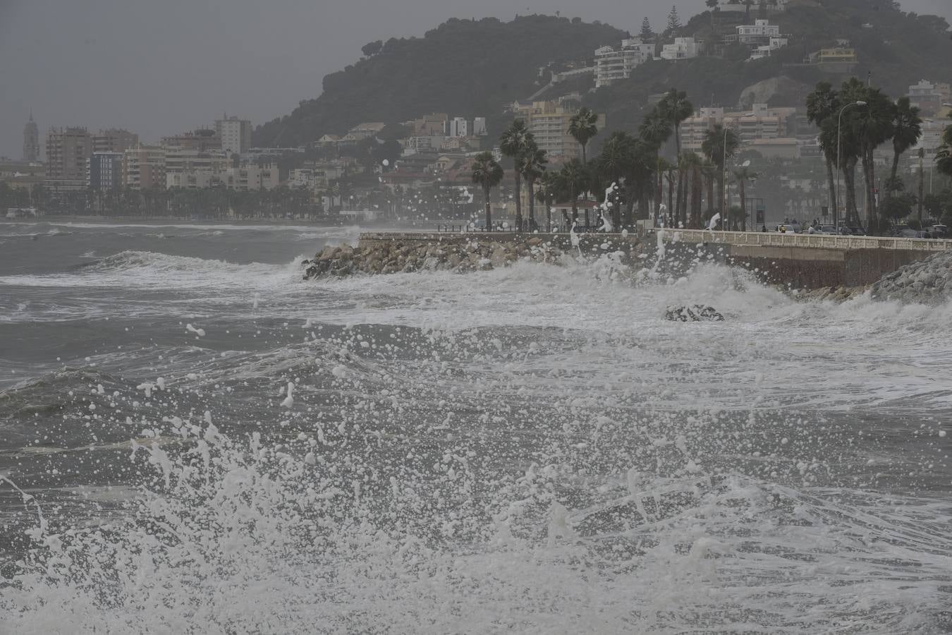 Fotos del temporal de este domingo en Málaga capital