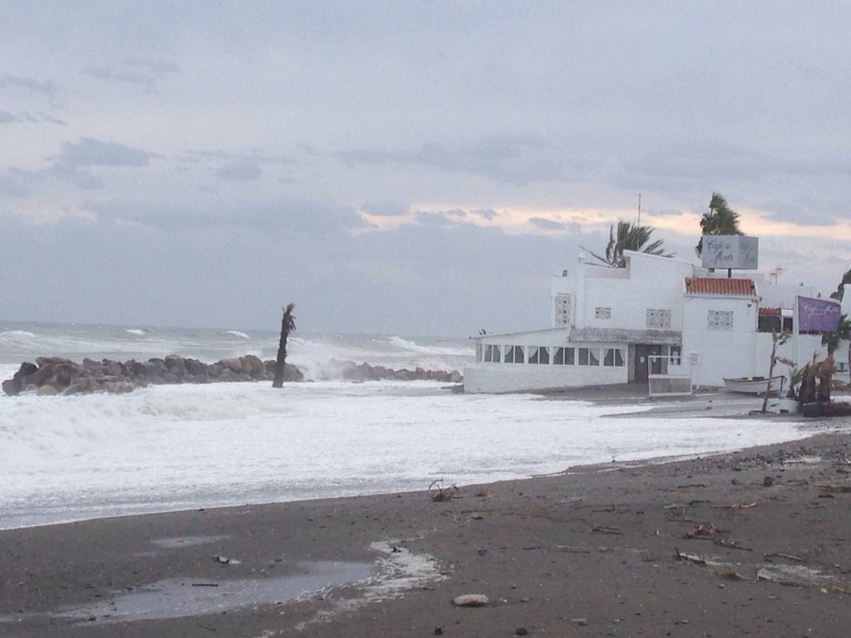 Playa de Ferrara, en Torrox
